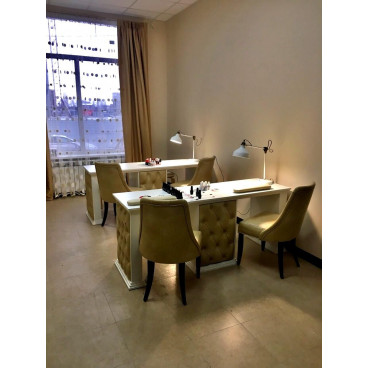 Маникюрный стол Сэнсоун