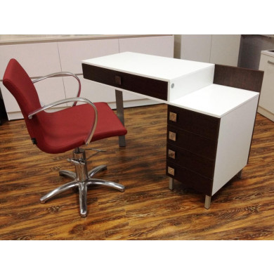 Маникюрный стол Step